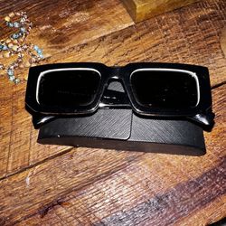 PRADA SUNGLASSES SPR 06Y