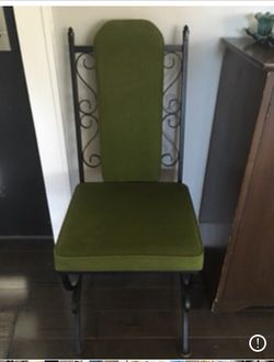 BEAUTIFUL WROUGHT IRON CHAIR