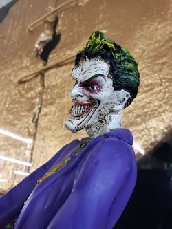 DC Comics Large Joker Statue!!