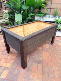 Planter box