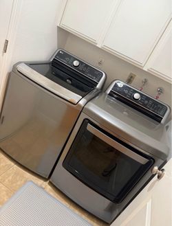 LG WASHER AND DRYER SET