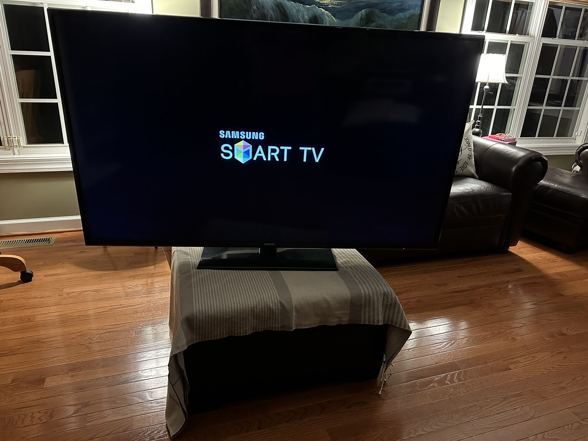 60” SAMSUNG SMART LED TV