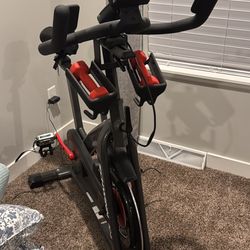 Schwinn IC4 Stationary Bike
