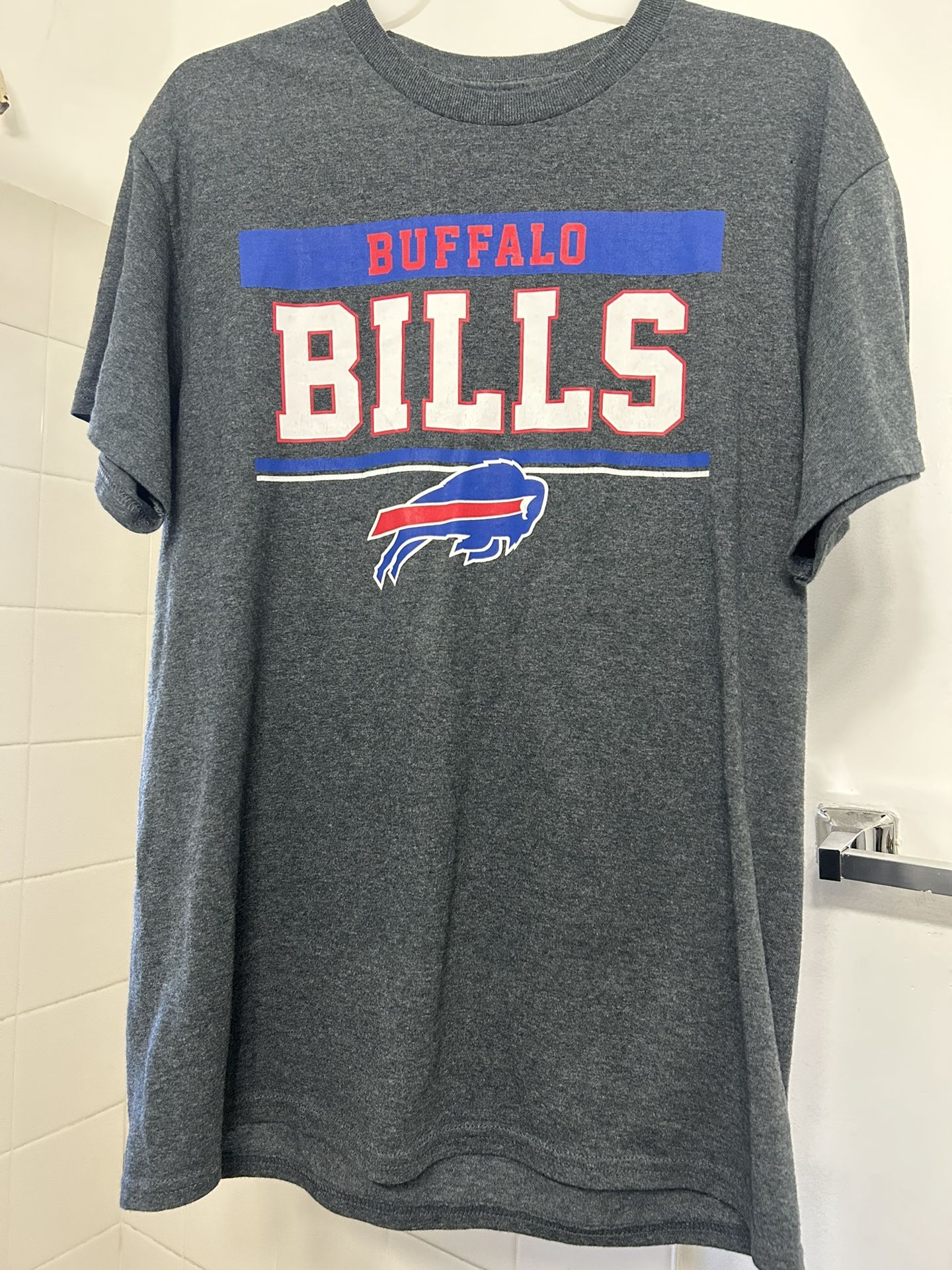 Buffalo Bills NFL Apparel T Shirt Size Medium 