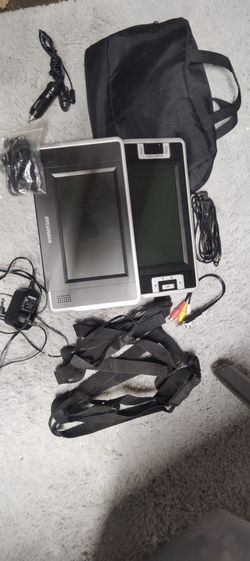 Portable DVD Player W/2 Screens