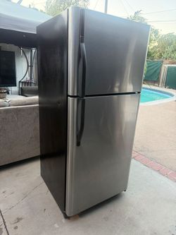 Refrigerator kenmore