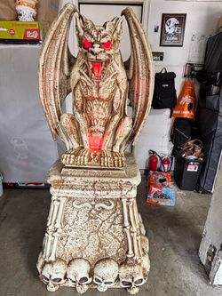 5.5 FT Grave & Bones LED Gargoyle