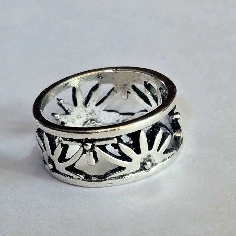 CARVED FLORAL PATTERN NEW SIZE 8 QUALITY STAINLESS STEEL SILVER STUNNING RING