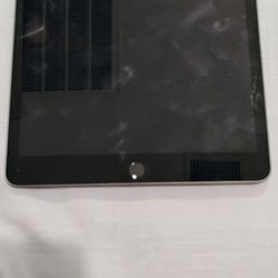 iPad 7th Gen(Includes Charger)