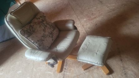Leather Chair With Ottoman