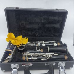ANTIGUA WINDS Clarinet Model a54640 Clarinet w/Hard Case & Gear
