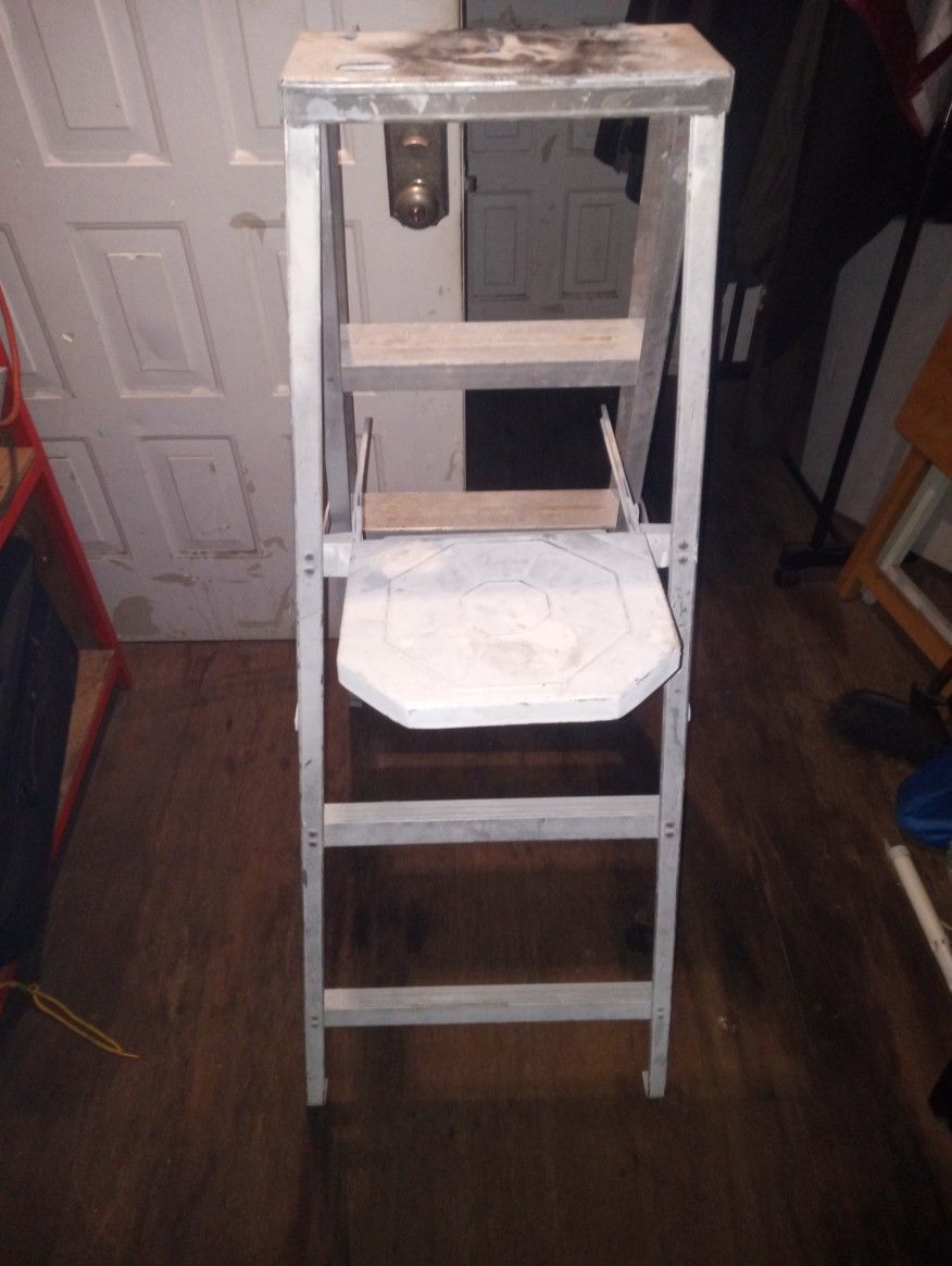 4ft Aluminum Ladder