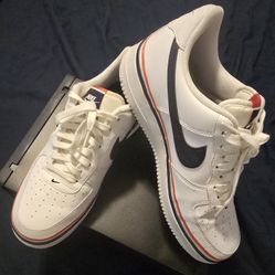 Nike Air Sneakers Size 9 1/2 Men 