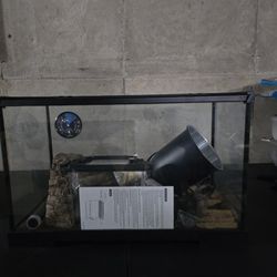 Bearded Dragon Cage With Accesories