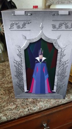 Snow white popcorn bucket