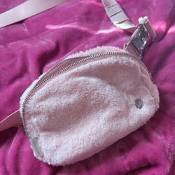 lululemon belt bag