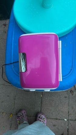 Mini Fridge Pink
