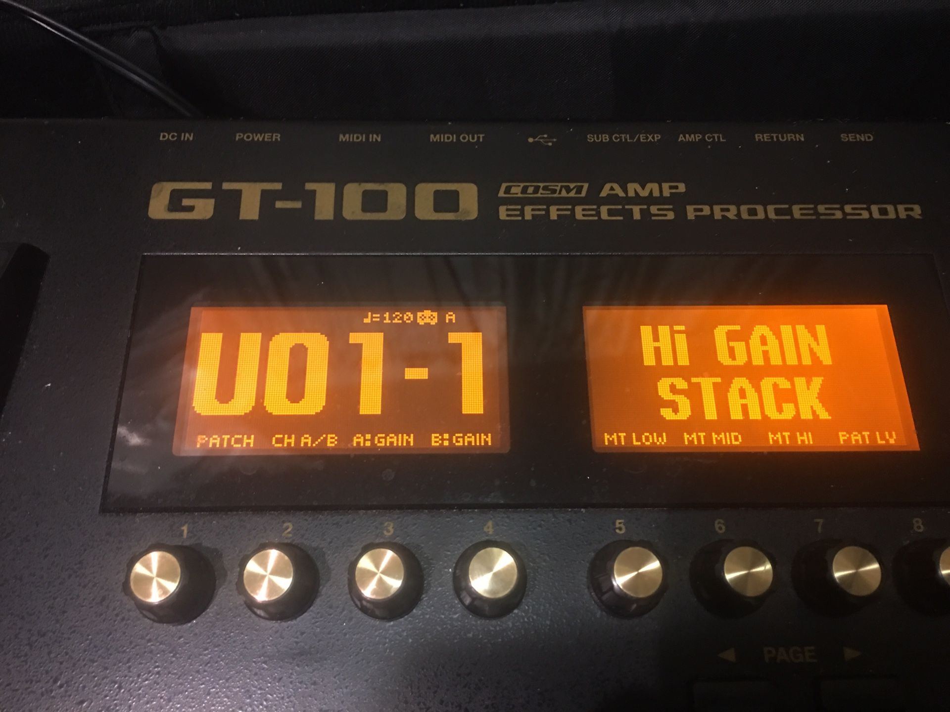 BOSS GT100 GUITAR EFFECTS