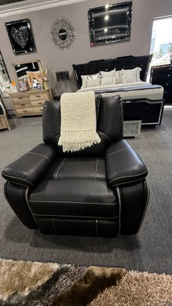 RECLINER  CHAIR