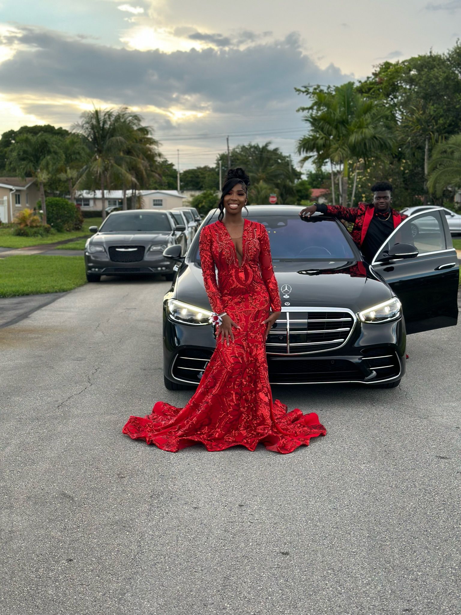 SELLING PROM DRESS, NEED SOLD ASAP