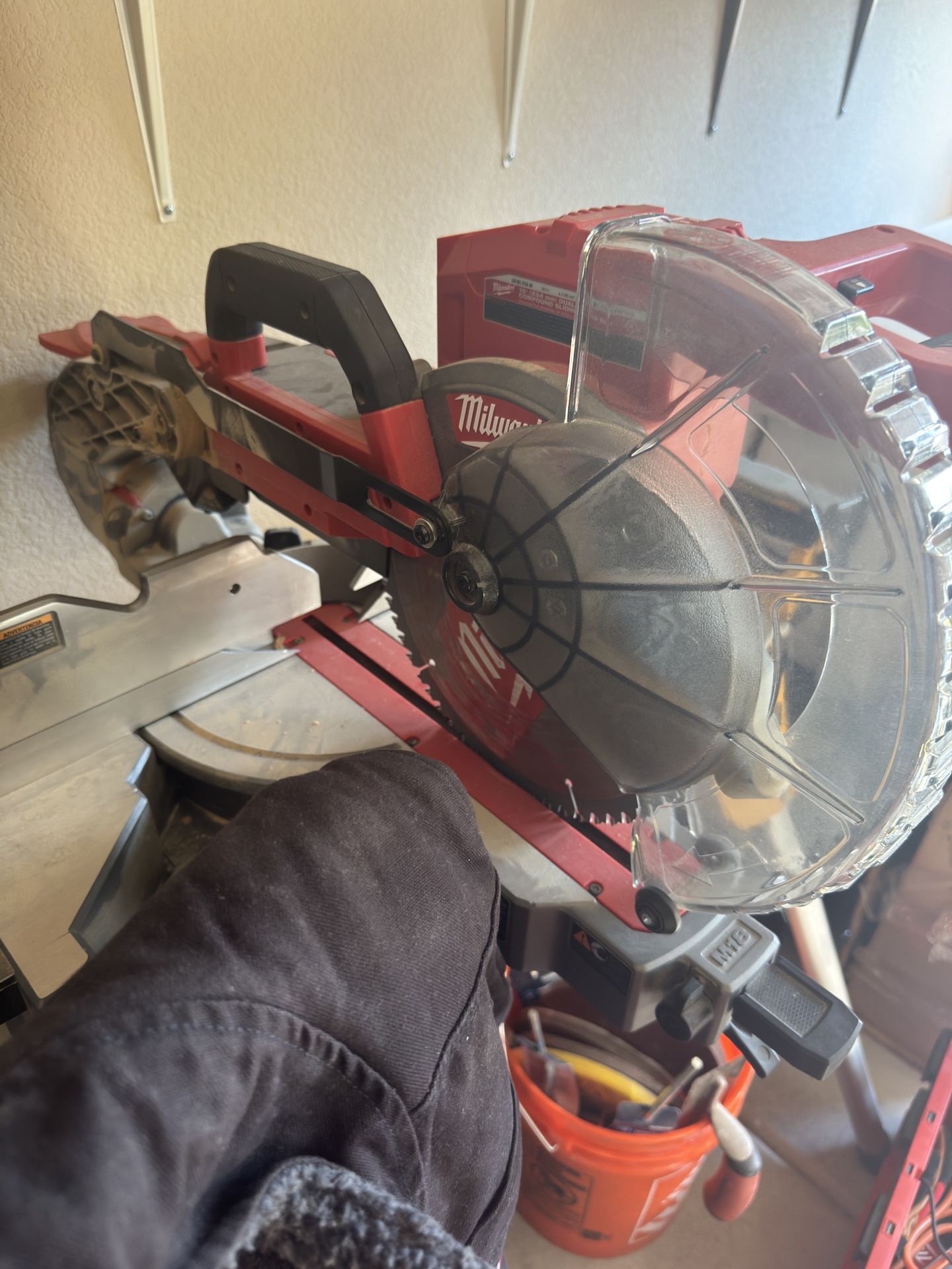 Milwaukee Dual Bevel Miter Saw