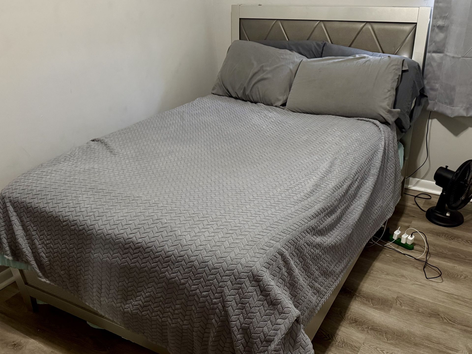 full size bed frame/ box spring