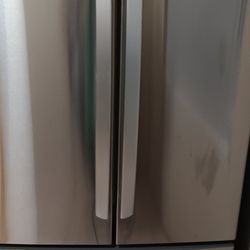 ***NEW LG  STAINLESS STEEL FRIDGE***