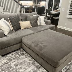 Excellent Condition Couch & ottoman 