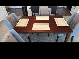 Solid Wood Dining Table Set with 4 Upholstered Tufted Chairs – Great Condition