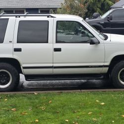 1999 Chevy Tahoe - 4dr 5.7 V8 - $1500