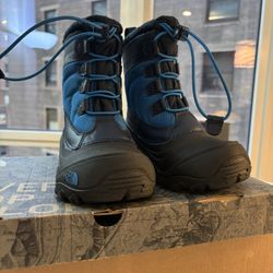 The North Face Kids Waterproof Boots size 13 Little Kids