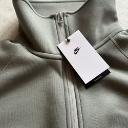 Men’s Nike Tech Fleece Half Zip Sweatshirt 