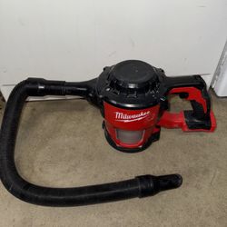 Milwaukee 18V Portable Vacuum 