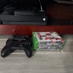 Xbox One X 2 Controllers 5 Games