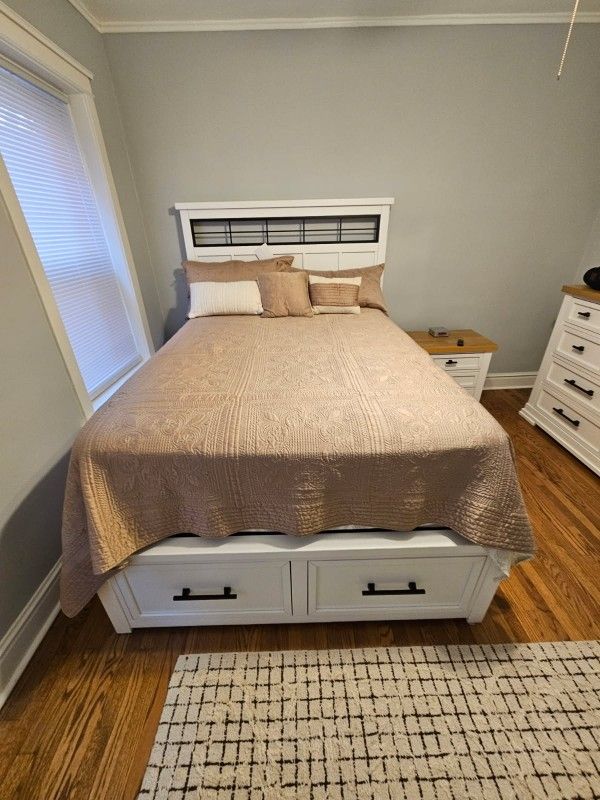Queen Bed Set, With Mattress And Dresser Mirror