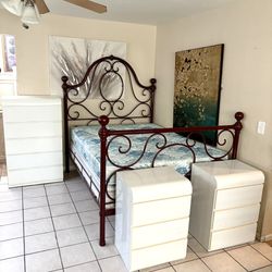 Queen Size Bedroom Set