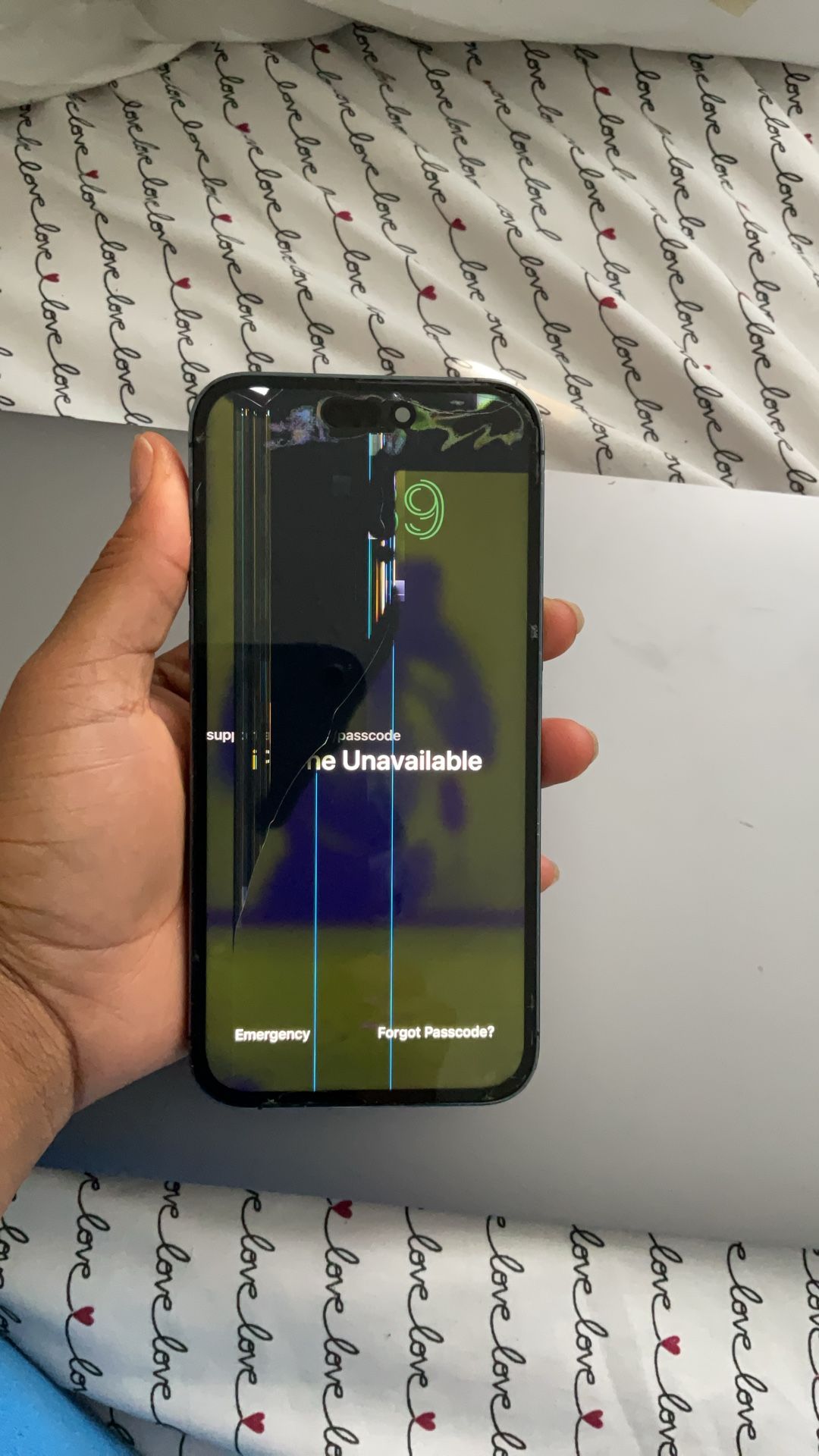 iPhone 14 Pro Max – Cracked Screen, Everything Works (Read Description)