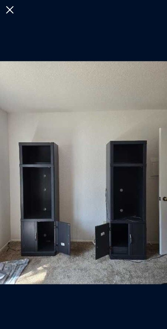 FREE Wooden Display Shelves 