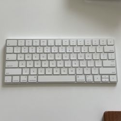 Apple Magic Keyboard Lightly Used