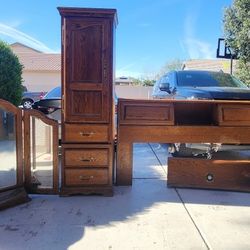 Very Solid Red Oak Wood Bedroom Set 