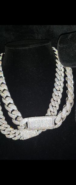 Moissanite VVS1 CUBAN LINK 18MM 22INCH CHAIN AND BRACELET 