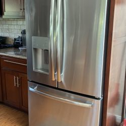 GE® ENERGY STAR® 25.6 CU. FT. FRENCH-DOOR REFRIGERATOR