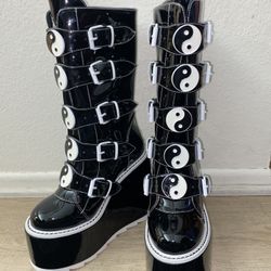 Yru Dune Yin Yang Platforms