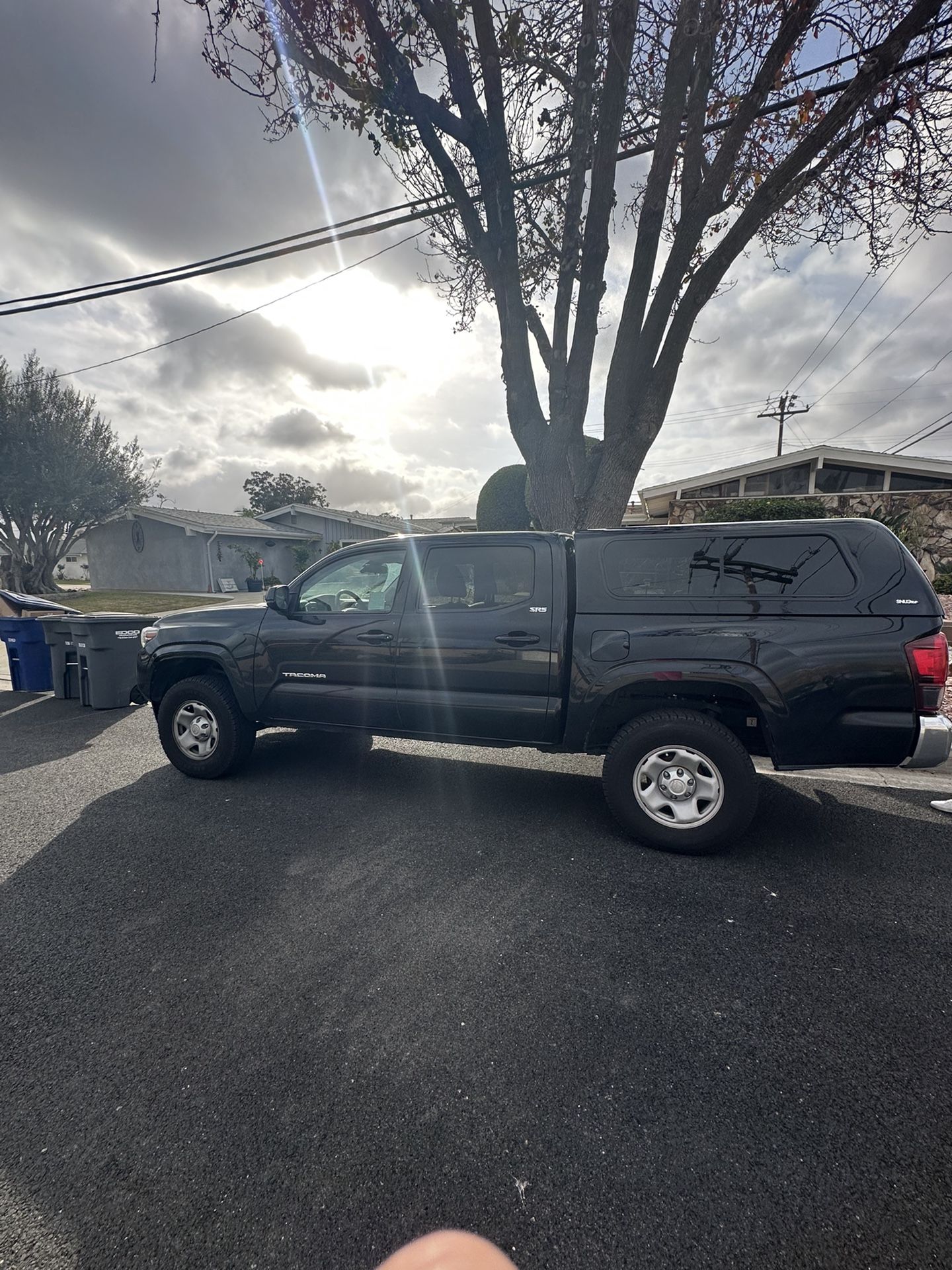 Camper Shell Still Under Warranty 5ft 