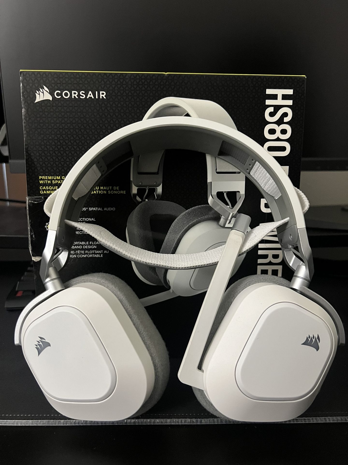 Corsair HS80 RGB Wireless
