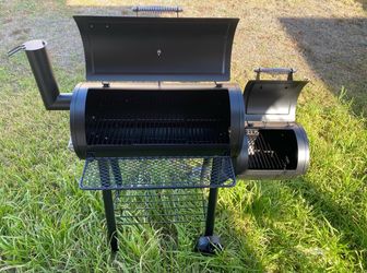 New Medium sized Smoker grill