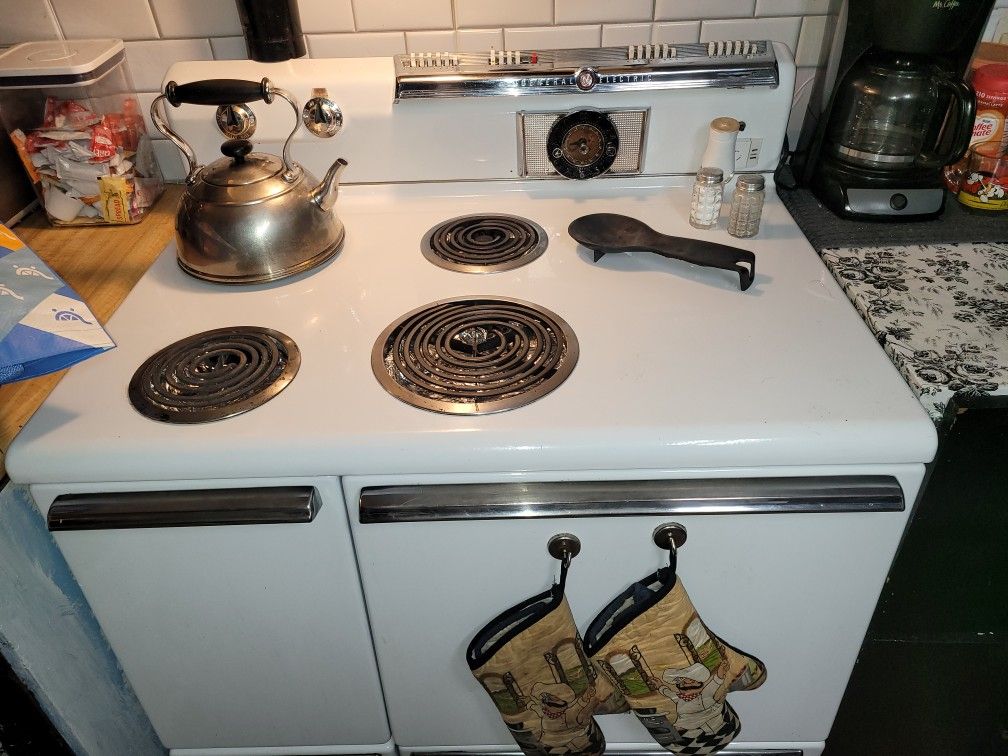 VINTAGE General Electric Stove