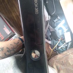 Xbox 360s With 1 Tb Hard Drive 3 Controllers