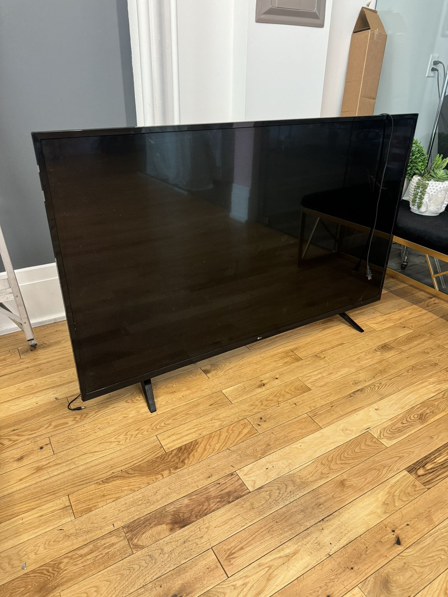 65 Inch LG Tv
