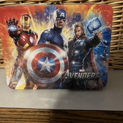AVENGERS-MARVEL LEGENDS TIN LUNCHBOX-CAPTAIN AMERICA;THOR;IRON MAN;HULK 